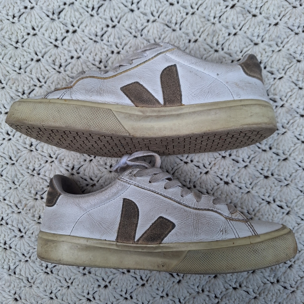 Veja Womens Low Top Leather White Sneakers Shoes